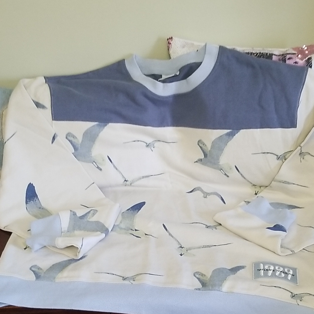 💙TAYLOR SWIFT 1989 PULLOVER.💙